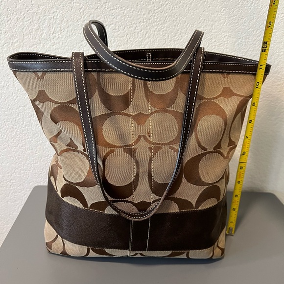 Coach Authentic Brown & Tan Signature
Stripe Shoulder Tote Purse Bag - Picture 2 of 7